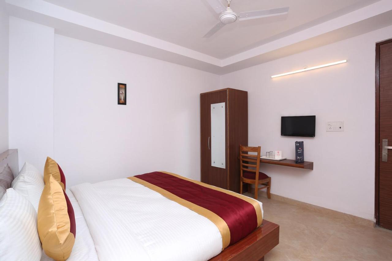 Capital O 12807 Amaira Hotel And Banquets Νόιντα Εξωτερικό φωτογραφία