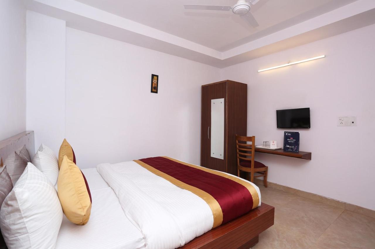 Capital O 12807 Amaira Hotel And Banquets Νόιντα Εξωτερικό φωτογραφία
